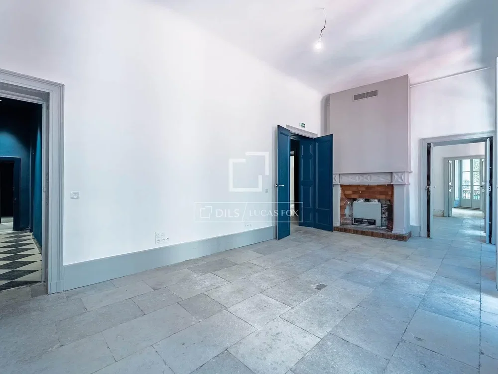 Salon; cheminée, carrelage