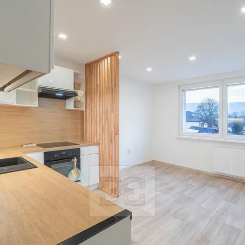 Cocina; electrodomésticos, vista, luz natural, estilo moderno, renovado