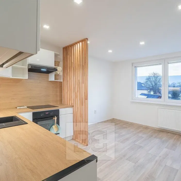 Küche; küchengeräte, blick, tageslicht, moderner stil, renoviert