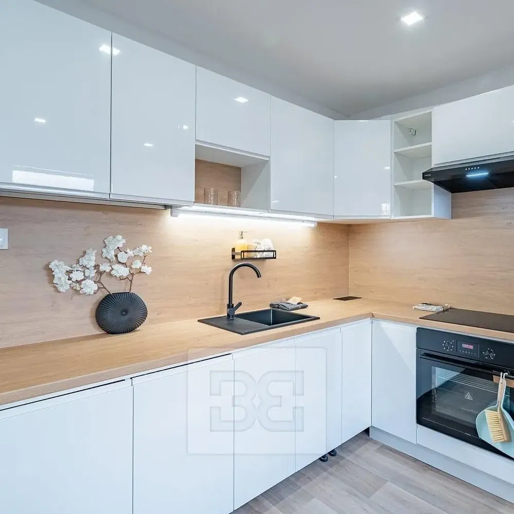 Küche; küchengeräte, moderner stil, renoviert, tageslicht