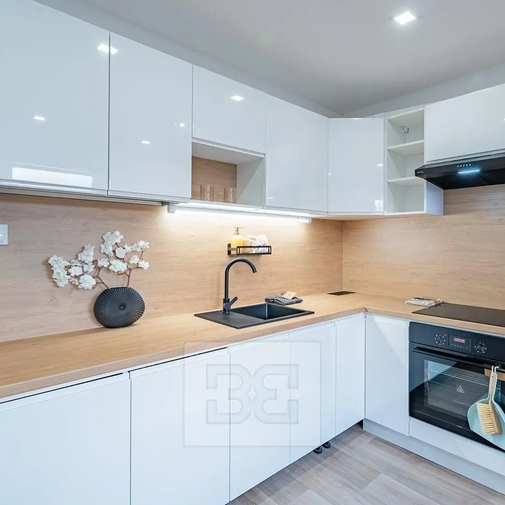 Küche; küchengeräte, moderner stil, renoviert, tageslicht