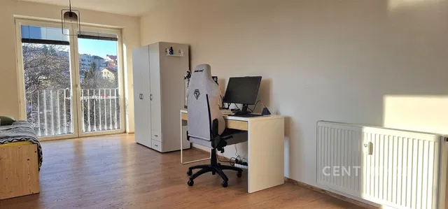 Camera da letto; vista, pavimento in legno, luce naturale