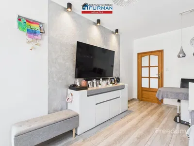 Dnevna soba; moderni stil, drveni pod, prirodno svjetlo