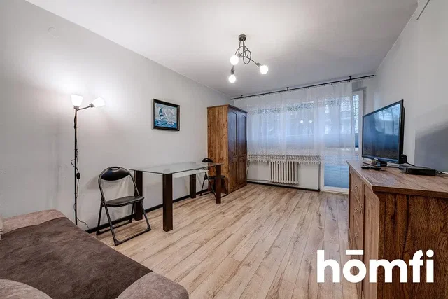 Bedroom; wood floor, natural light