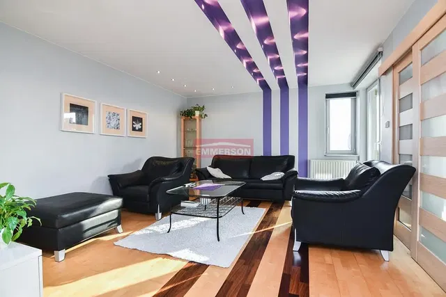 Living room; modern style, wood floor, natural light