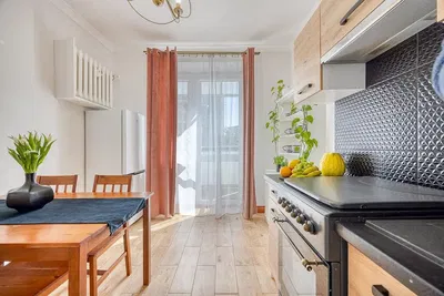 Küche; tageslicht, holzboden