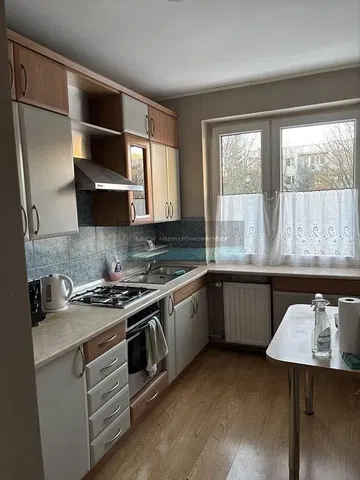 Кухиња; кухињски апарати, поглед, природно светло