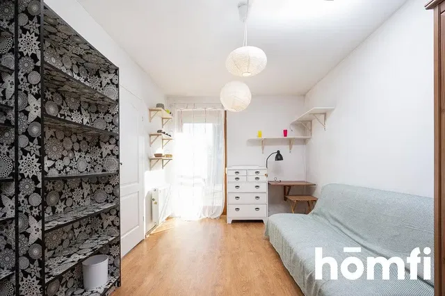 Спаваћа соба; природно светло, модерни стил