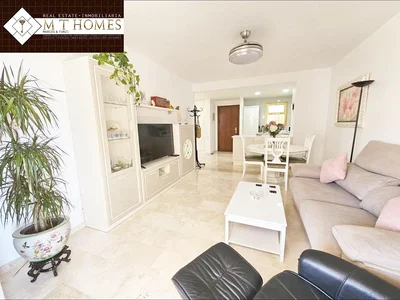 Wohnzimmer; tageslicht, moderner stil