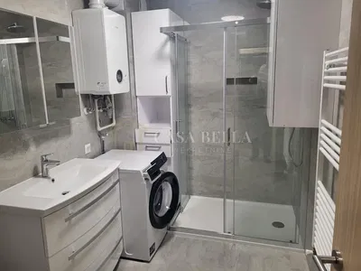 Banyo; su ısıtıcısı, fayans zemin, tadilatlı, doğal ışık, modern stil