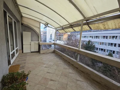 Balkon; manzara, fayans zemin