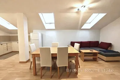 Dnevna soba; prirodno svjetlo, moderni stil