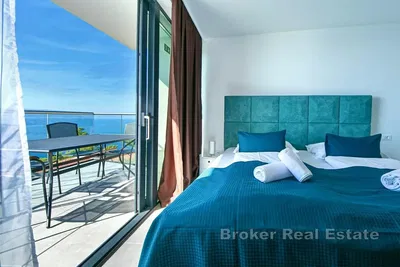 Spavaća soba; pogled, prirodna svjetlost, moderan stil