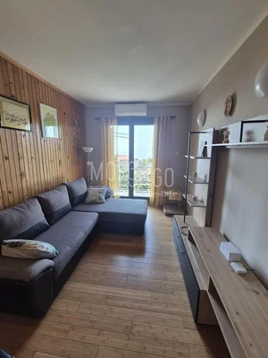 Wohnzimmer; blick, holzboden, tageslicht, moderner stil