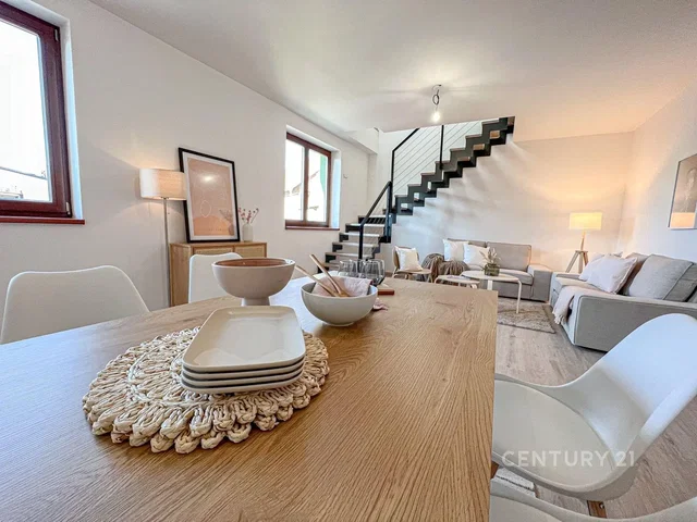 Oturma odası; doğal ışık, modern stil