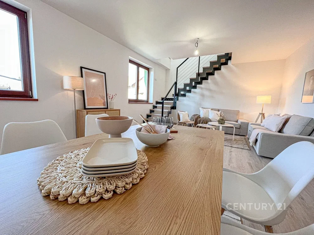 Soggiorno; luce naturale, stile moderno