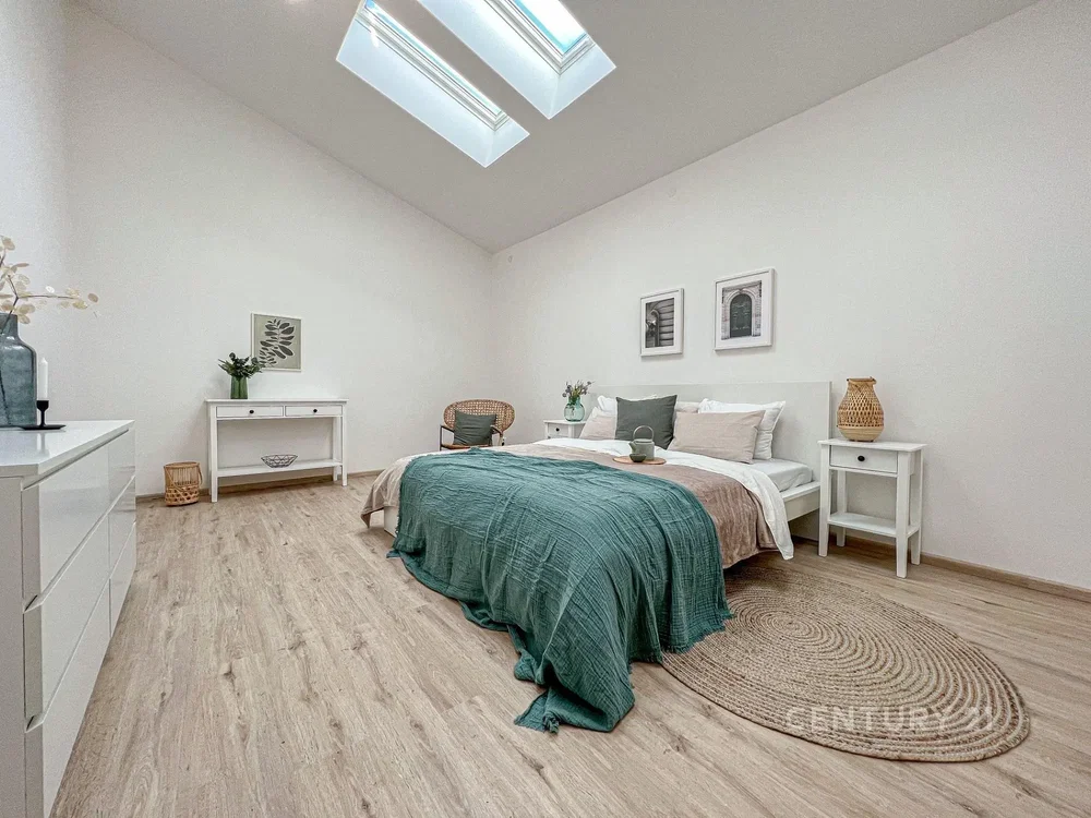 Schlafzimmer; tageslicht, moderner stil, holzboden