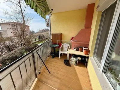 Ταράτσα; θέα, πλακάκια