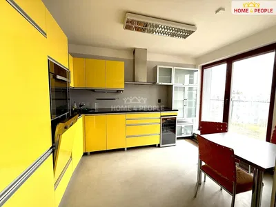 Mutfak; mutfak aletleri, doğal ışık, modern stil