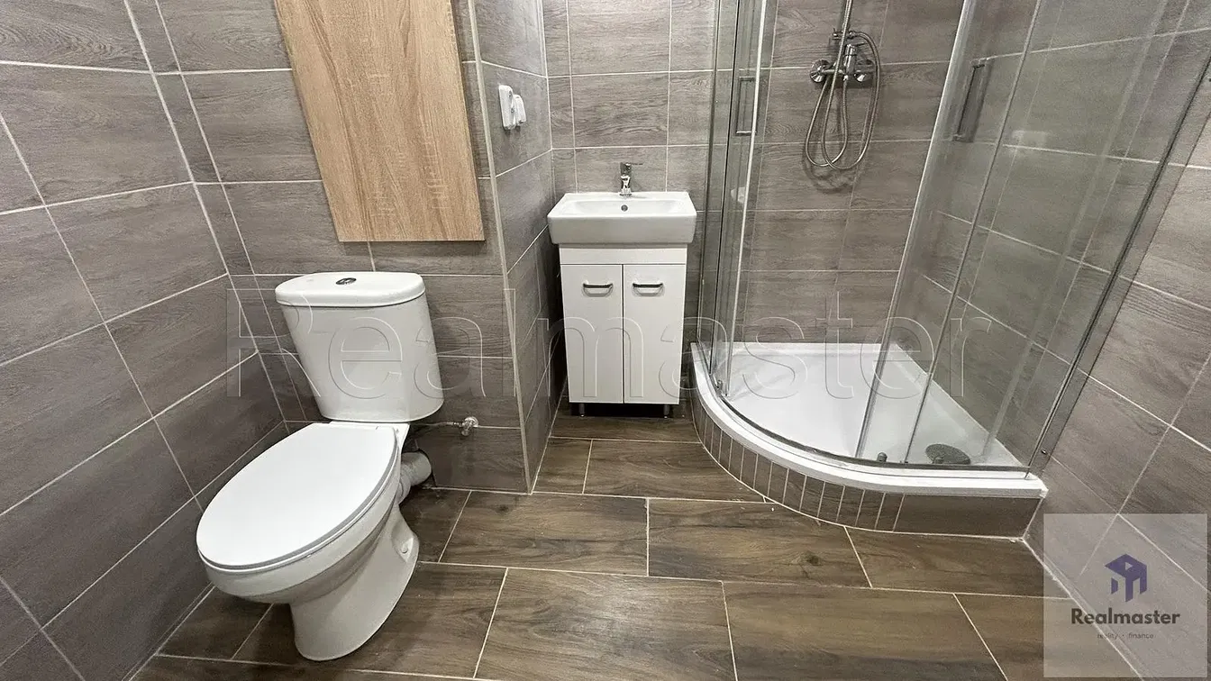 Kupaonica; pločice, renoviran, prirodno svjetlo