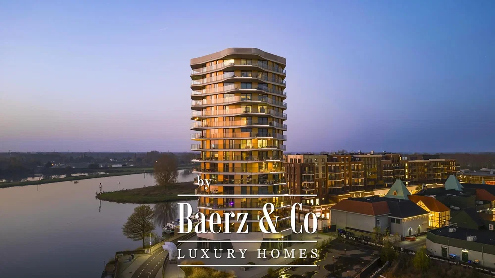 Maison et environs; vue