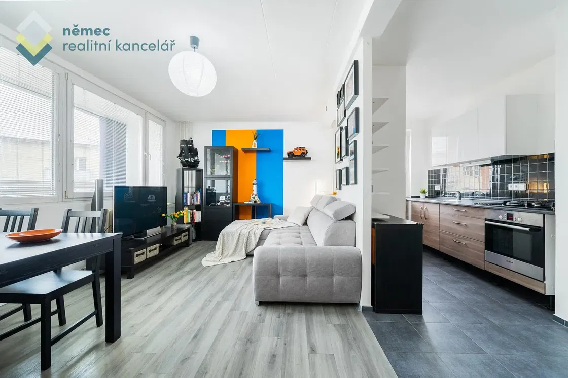 Soggiorno; vista, luce naturale, stile moderno