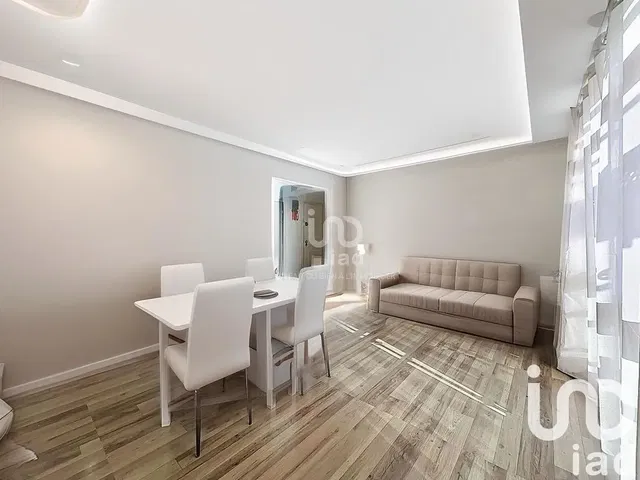 Wohnzimmer; holzboden, tageslicht, moderner stil