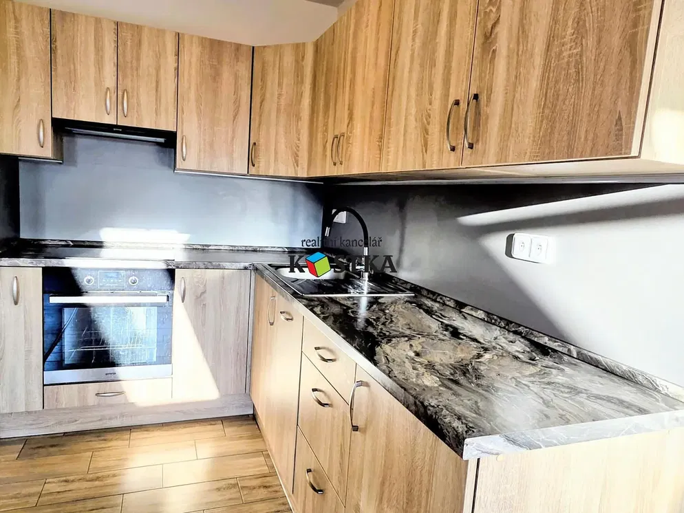 Cozinha; eletrodomésticos, renovado, luz natural, estilo moderno