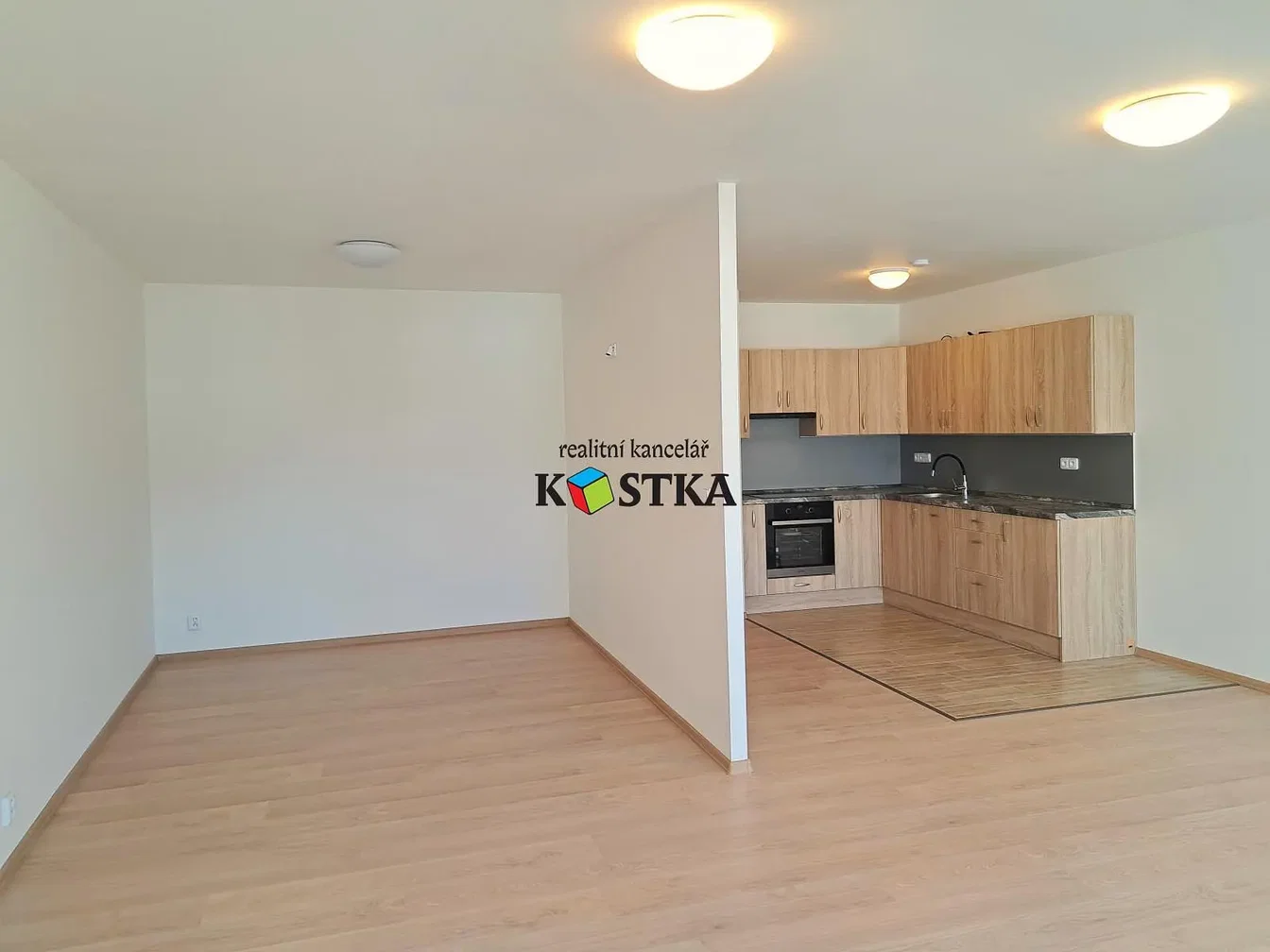 Cozinha; eletrodomésticos, luz natural, estilo moderno, renovado