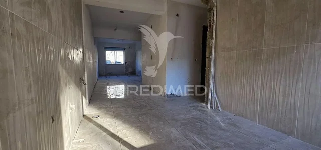 Otro; necesita renovación, suelo de baldosas