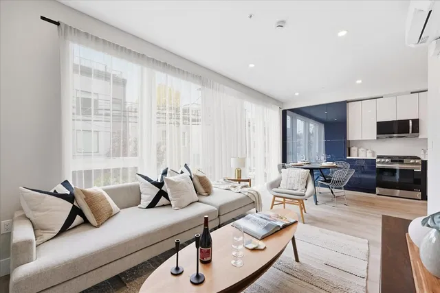 Oturma odası; manzara, doğal ışık, modern stil