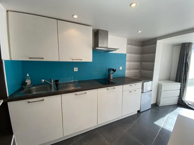 Кухиња; кухињски апарати, плочице