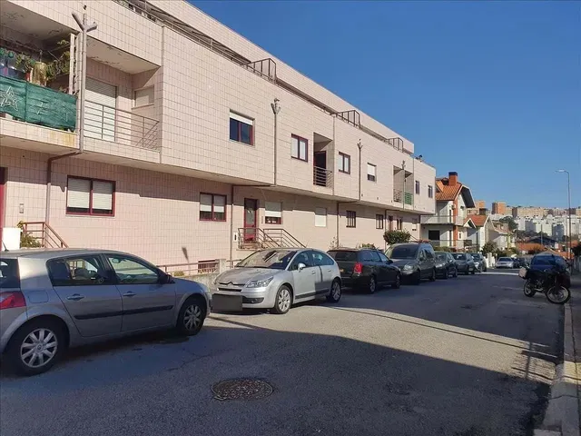 Dům a okolí; výhled