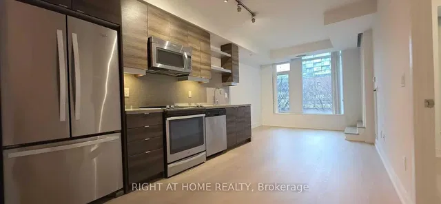 Cuisine; électroménager, lumière naturelle, style moderne