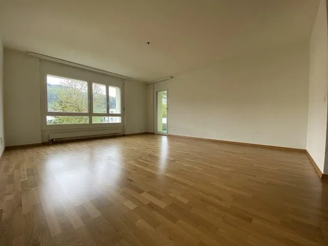 Sala de estar; vista, chão de madeira, luz natural