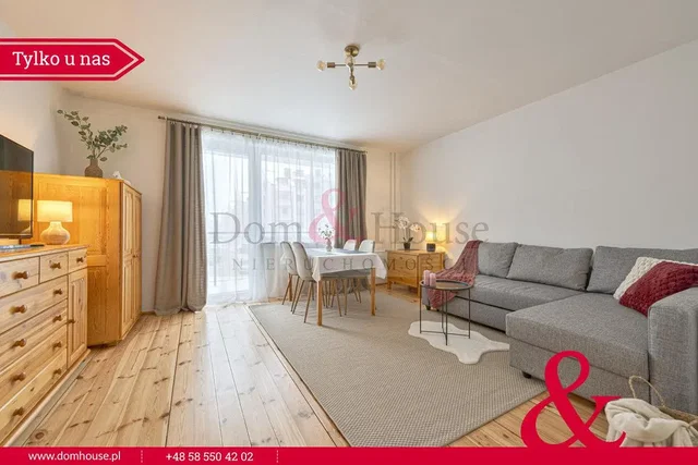 Wohnzimmer; holzboden, tageslicht, moderner stil