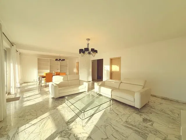Living room; natural light, tile floor
