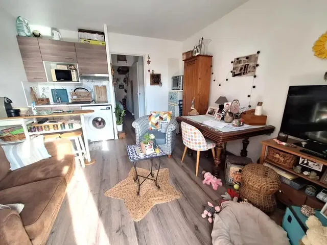 غرفة معيشة; أجهزة المطبخ, ضوء طبيعي, أسلوب عصري