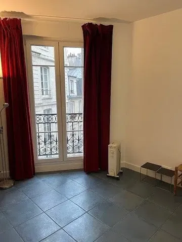 Хол; гледка, плочки