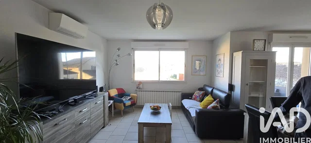 Dnevna soba; pogled, prirodno svjetlo, moderni stil, pločice