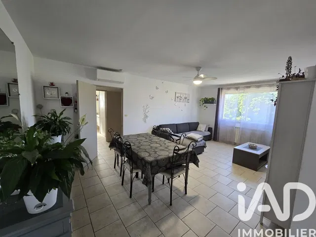 Dnevna soba; pločice, prirodno svjetlo