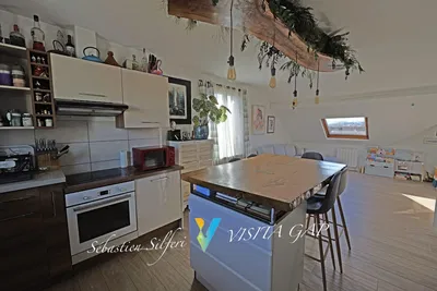 مطبخ; أجهزة المطبخ, عوارض خشبية, ضوء طبيعي