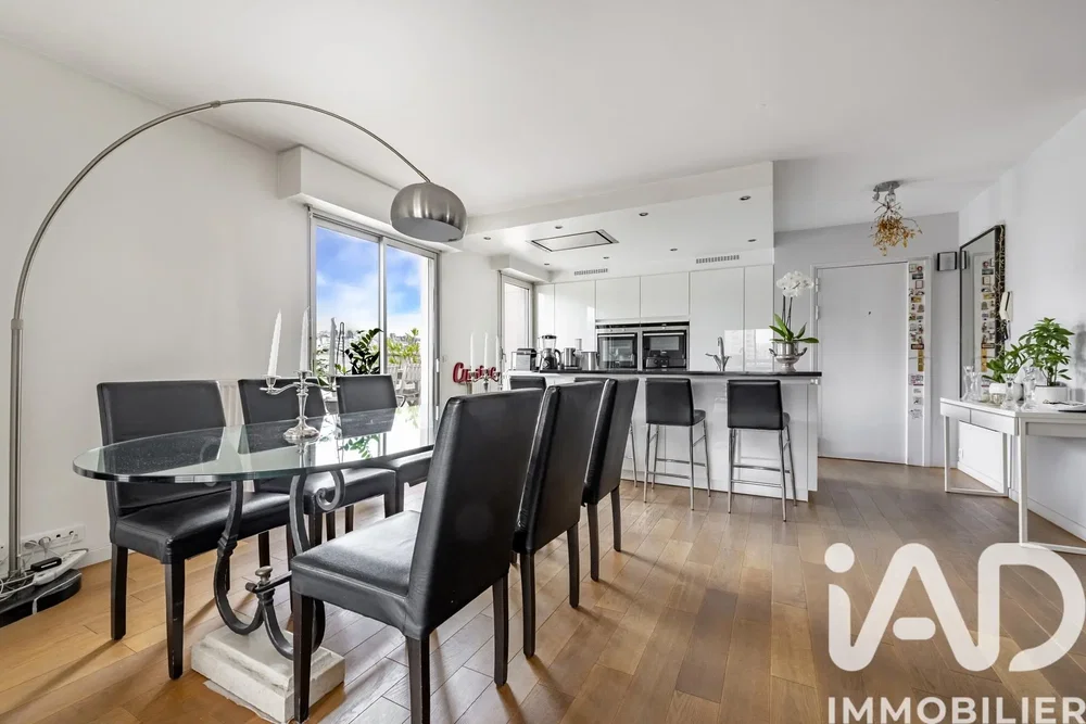 Küche; blick, küchengeräte, holzboden, tageslicht, moderner stil