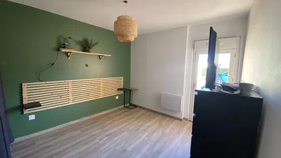 غرفة نوم; ضوء طبيعي, أسلوب عصري, أرضية من البلاط