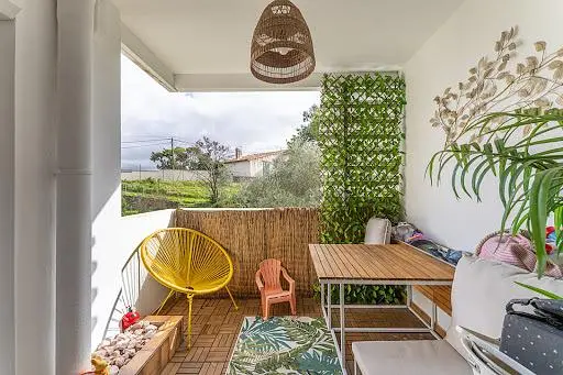 Тераса; природно светло, рустикални стил