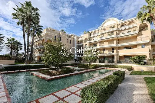 Haus und umgebung; blick