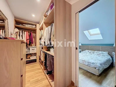 Chambre; parquet, lumière naturelle