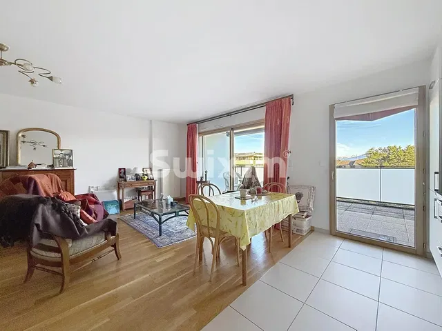 Wohnzimmer; blick, fliesenboden, tageslicht