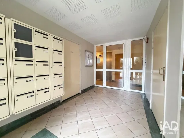 Garderobe; fliesenboden