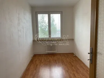 Schlafzimmer; holzboden, blick, tageslicht